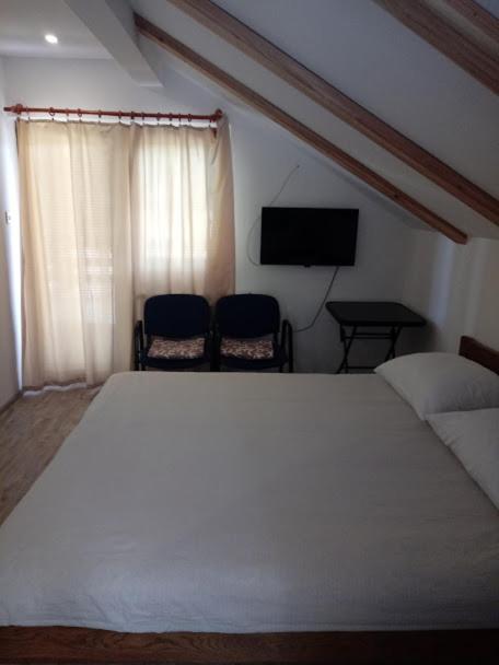 Guesthouse Marton Езерца Экстерьер фото