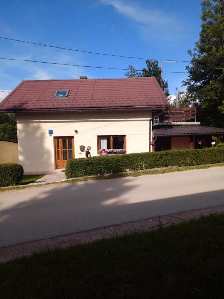 Guesthouse Marton Езерца Экстерьер фото