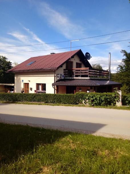 Guesthouse Marton Езерца Экстерьер фото