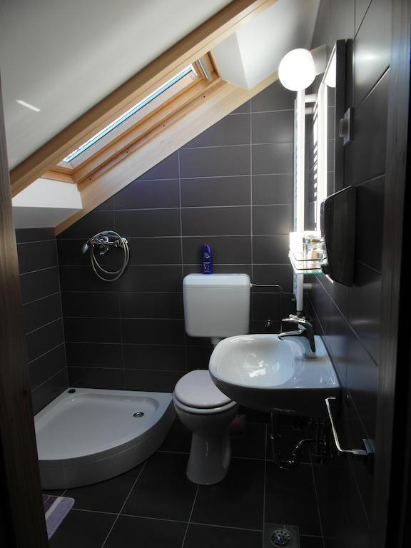 Guesthouse Marton Езерца Экстерьер фото